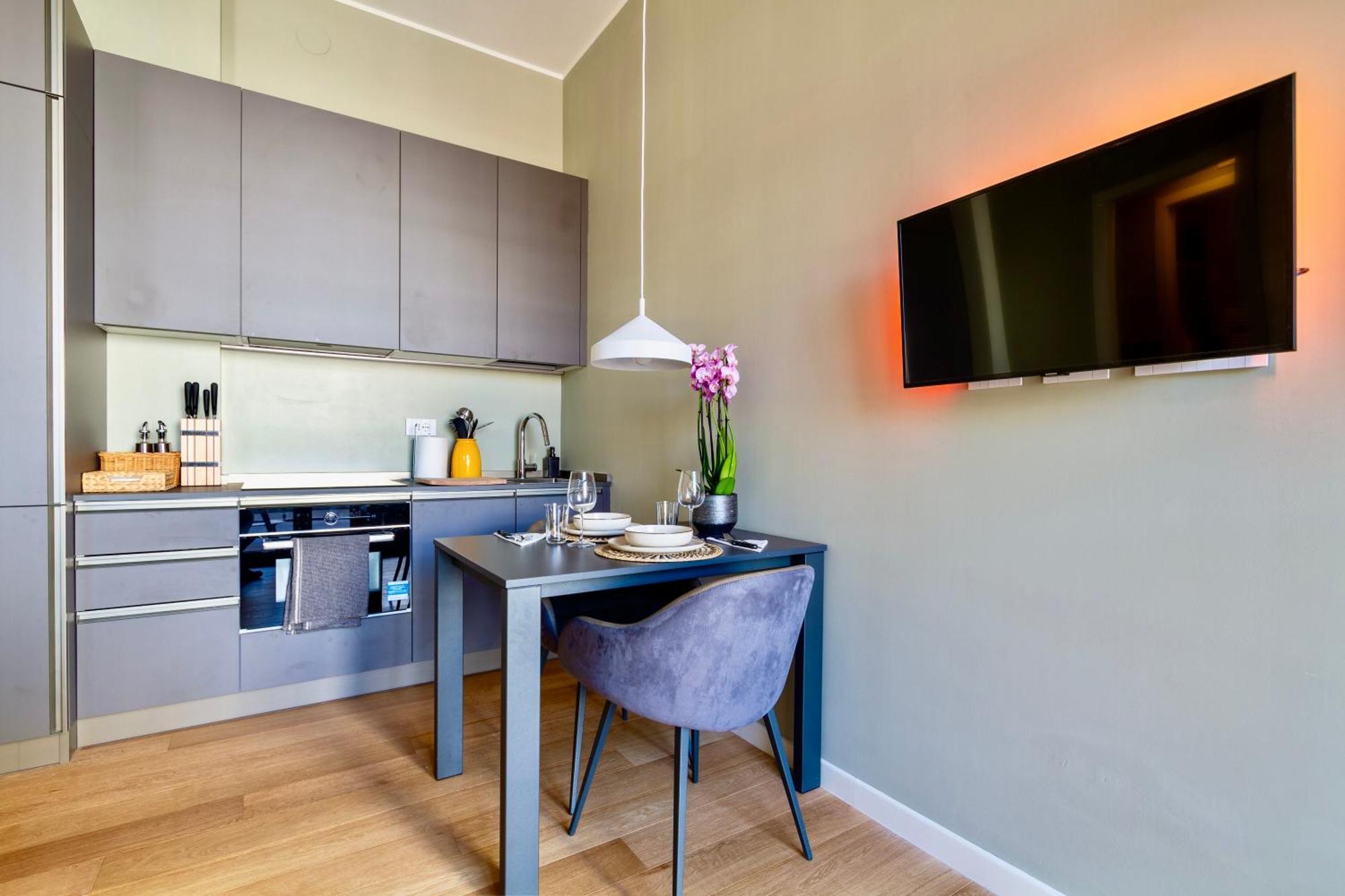Urban Luxury - Bright And Central Apartment Milano Eksteriør billede